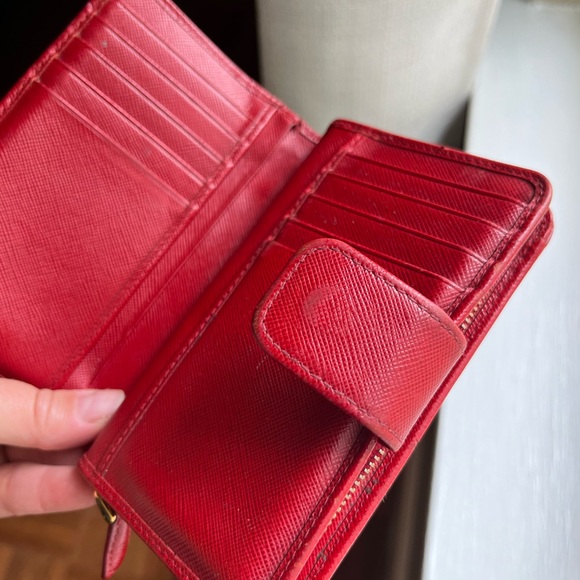 Prada Wallet - Picture 4 of 7